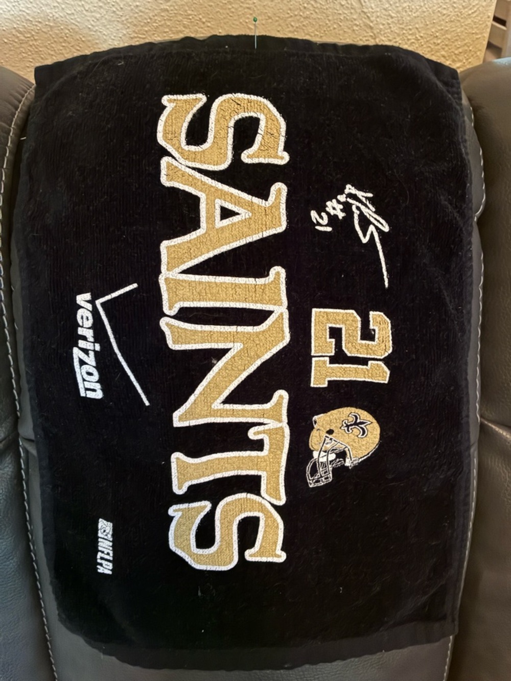 New Orleans Saints NFL Rally Towel #21 w/ Verizon Logo and Autographed